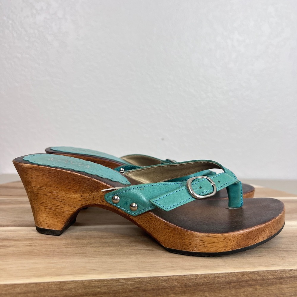 Y2K Kaya Sandals Womens 6 Teal Leather Wood Heel Clogs Thong Flip Flops Casual